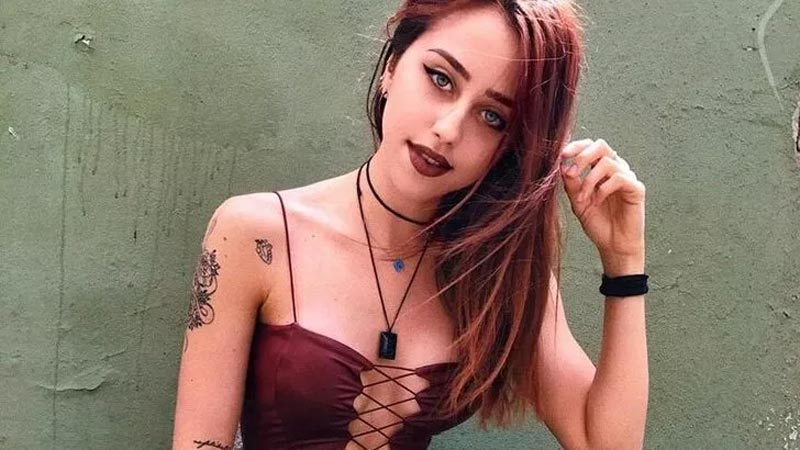 Hamdi Alkan’ın kızı Zeynep Alkan’dan cesur poz!