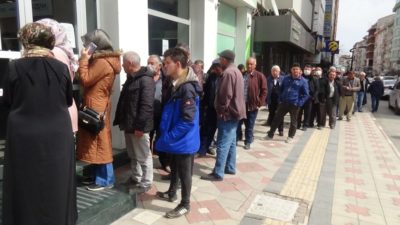 Ne 65 yaş kuralı ne de sosyal mesafeye uyuldu