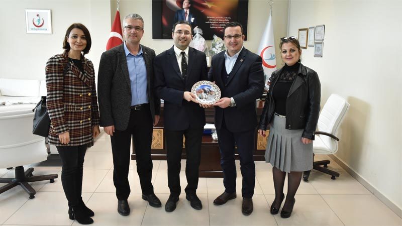 Başkan Kanar, doktorların Tıp Bayramı’nı kutladı Mustafakemalpaşa Belediye Başkanı Mehmet Kanar, görevi başındaki doktorların 14 Mart