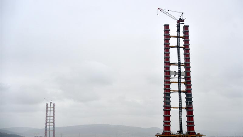 Simgelerin köprüsü yükseliyor