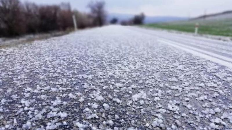 Mart ayında şaşırtan görüntü! Beyaza büründü