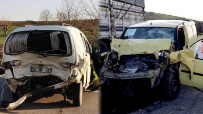 Bursa’da hafif ticari araç minibüse çarptı: 1’i ağır 2 yaralı