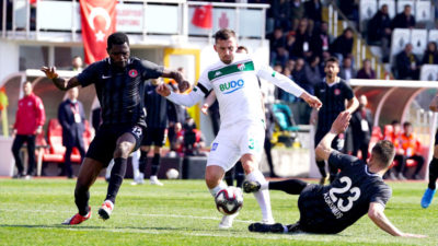 Bursaspor Ümraniye’de 2 puan ve Shehu’yu bıraktı…