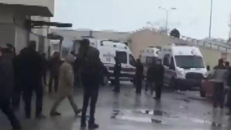 Ağrı’da Gümrük Müdürlüğü aracına roketli saldırı!