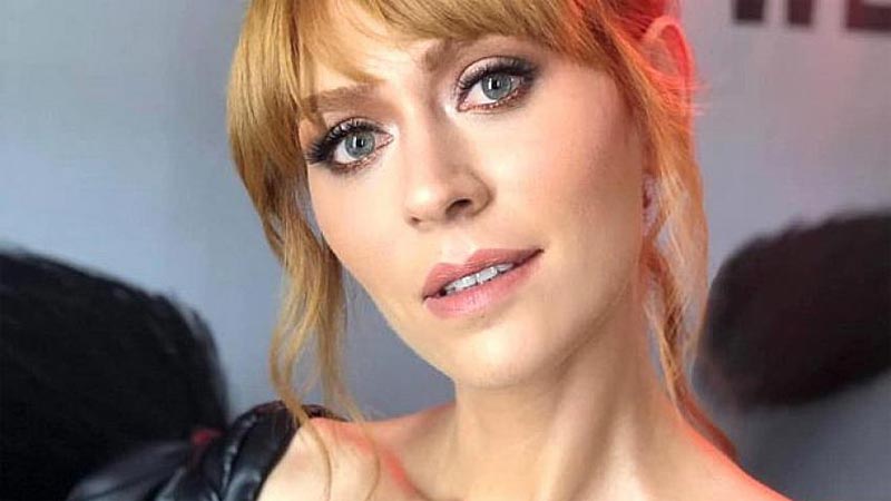 Mucize Doktor’un Beliz’i Hazal Türesan yatağa girip poz verdi! Mucize Doktor’un Beliz’i Hazal Türesan yatağa girip poz verdi!