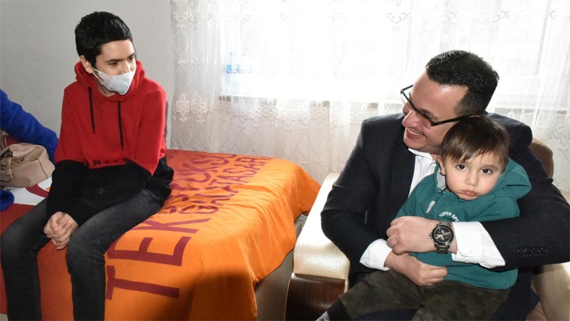 Başkandan lösemili çocuğa unutamayacağı özel sürpriz Başkandan lösemili çocuğa unutamayacağı özel sürpriz