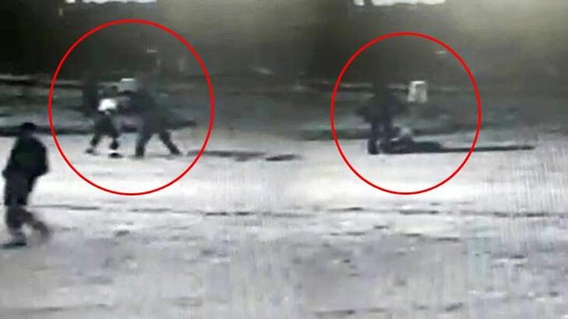 Dehşet! Bir kadın bıçaklandı, bir kadın darp edildi Dehşet! Bir kadın bıçaklandı, bir kadın darp edildi