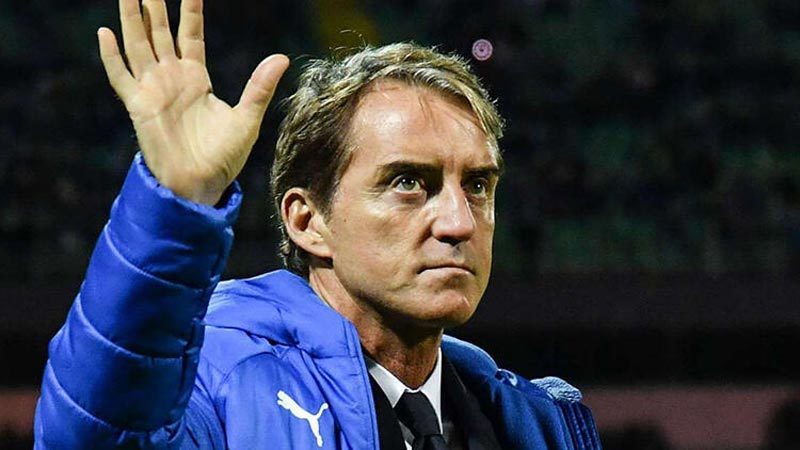Ünlü teknik direktör açıkladı! ‘Corona virüs nedeniyle hayatını kaybetti’ İtalya Milli Takımı'nın teknik direktörü Roberto Mancini, corona virüs salgını