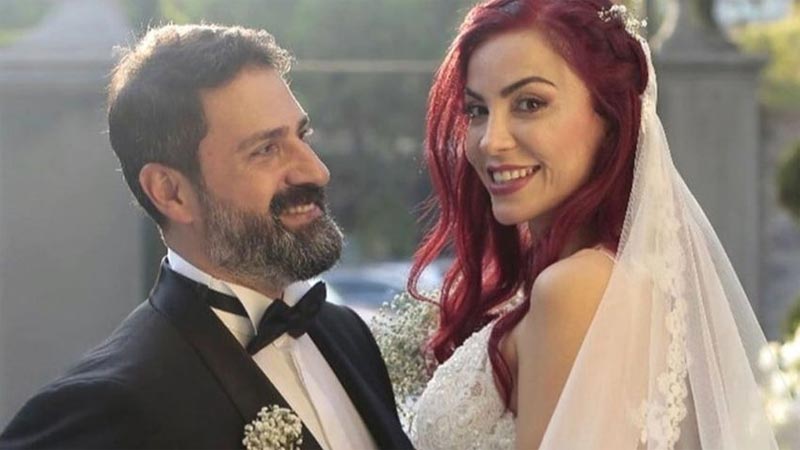 Ünlü sunucu Erhan Çelik ve eşi Özlem Gültekin’in mutlu günü Ünlü sunucu Erhan Çelik ve eşi Özlem Gültekin’in mutlu günü