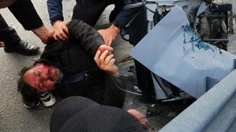 Feci kaza! Baba öldü, oğlu yaralandı Feci kaza! Baba öldü, oğlu yaralandı