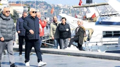 71 yaşındaki usta sanatçı koronavirüse meydan okudu