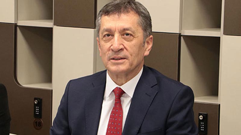 Bakan Selçuk’un ‘ilk teneffüs’ paylaşımına belediyelerden ürünlü destek Bakan Selçuk’un ‘ilk teneffüs’ paylaşımına belediyelerden ürünlü destek