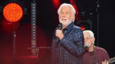 Müzik dünyasının usta ismi hayatını kaybetti