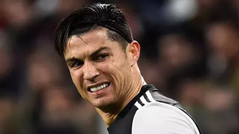 Dünya yıldızı Cristiano Ronaldo'nun koronavirüs testi sonuçlandı. Geçtiğimiz günlerde yüksek