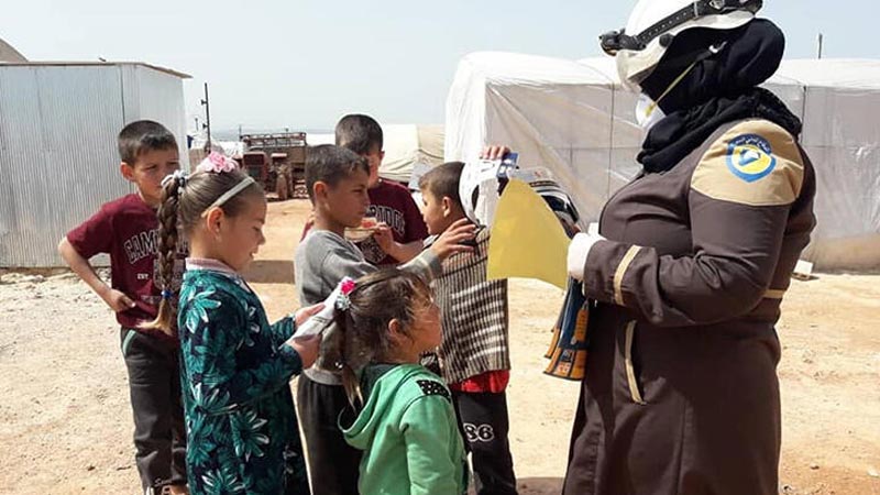 İdlib ve Afrin’de corona virüse karşı broşür dağıttılar İdlib ve Afrin’de corona virüse karşı broşür dağıttılar