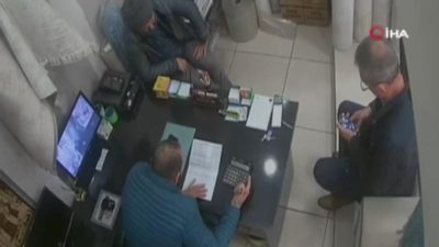 Müşteri hapşırdı mağaza karıştı!