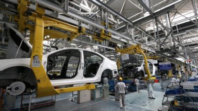 Çin’de bantlar dönmeye başlıyor