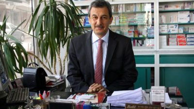 Eski bakan ve eşi koronavirüse yakalandı