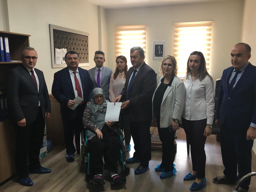 Huzurevi sakinlerine yerinde kimlik hizmeti