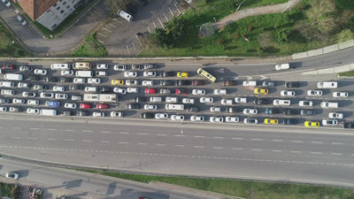 Kâbus gibi! 3 kilometrelik yolu 1 saatte geçiyorlar