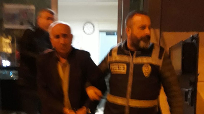 Bursa'nın Mustafakemalpaşa ilçesinden çaldığı otomobili Karacabey yakınlarına terk ederek kaçan