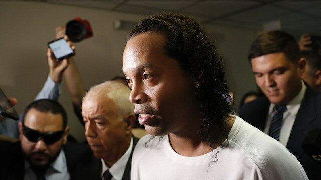 Ronaldinho tutuklandı! Ronaldinho tutuklandı!