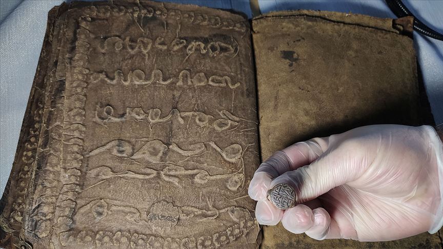 1 milyon dolara satmaya çalışırken yakalandılar