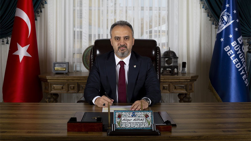  Bursa Büyükşehir Belediye Başkanı Alinur Aktaş, 81 ildeki 16'şar okula