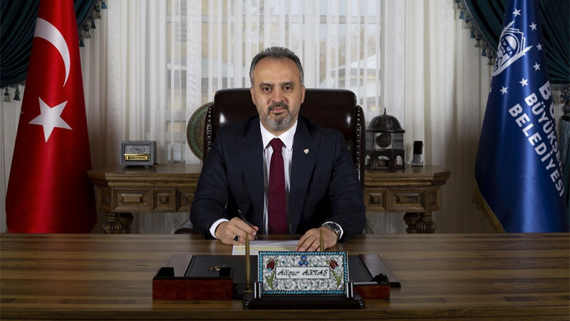 Milli Eğitim Bakanı Selçuk’un ‘ilk teneffüs’ paylaşımına Bursa’dan kestane şekerli destek