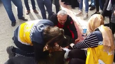 Bursa’da kadına hafif ticari araç çarptı, ilk yardımı vatandaşlar yaptı