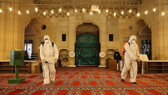 Cuma günü ve kandilde camiler kapalı