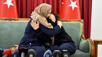 Diyarbakır annelerinden biri daha evladına kavuştu