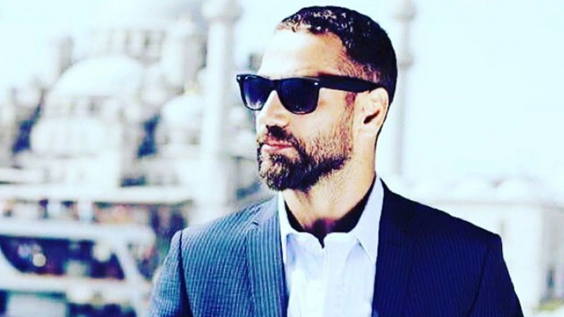 Bursalı ünlü şarkıcıdan flaş karar