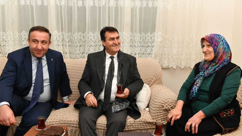 Osmangazi’de çalınmadık kapı, ziyaret edilmedik hane bırakmamak için gece gündüz