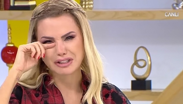 Canlı yayında istifa etti… Canlı yayında istifa etti…