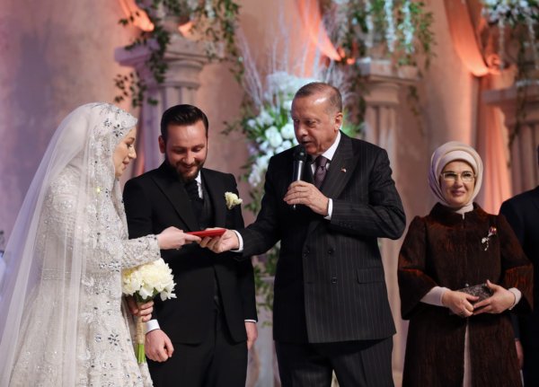 Cumhurbaşkanı Erdoğan nikah şahidi oldu Cumhurbaşkanı Erdoğan nikah şahidi oldu