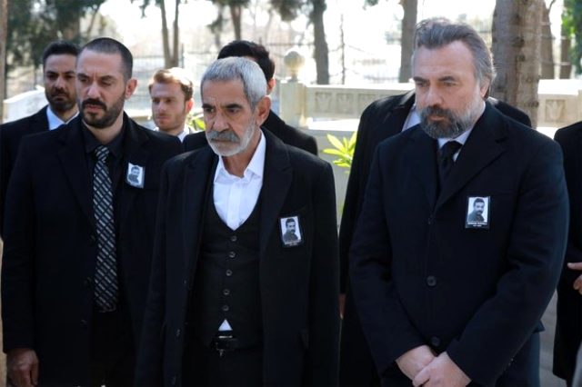 Sevilen diziden flaş karar; Çekimlere devam…