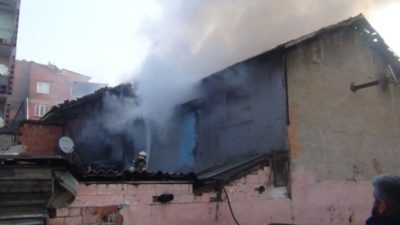 İnegöl’de yangın… Ahşah ev…