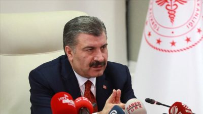 Bakan Koca tehlikeye dikkat çekti; İyilik yapmıyor…