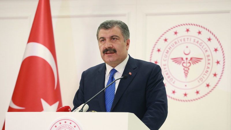 Sağlık Bakanı Fahrettin Koca, Twitter'dan paylaştığı mesajında vatandaşlara evde kalma