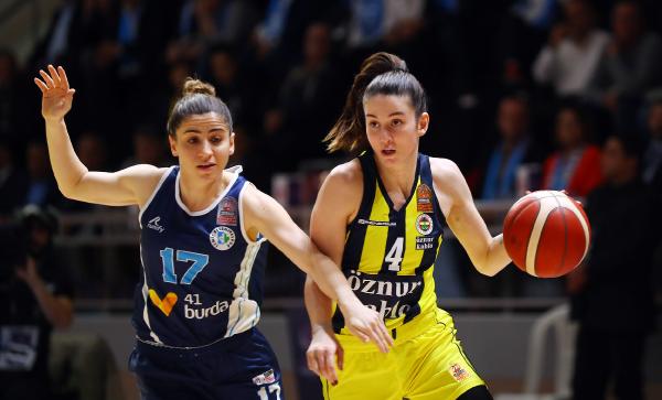 F.Bahçe kupaya uzandı