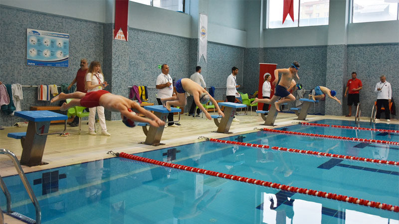 Gemlik yıllar sonra modern pentatlon ile buluştu. Genç sporcular, kıyasıya