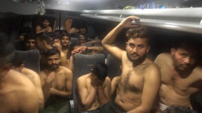 Tek tek soyup gönderdiler… Utanç verici görüntüler…