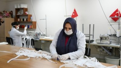 İnegöl Belediyesi maske üretimine başladı
