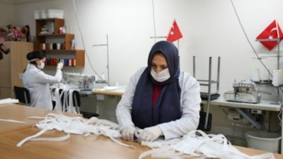 İnegöl Belediyesi maske üretimine başladı