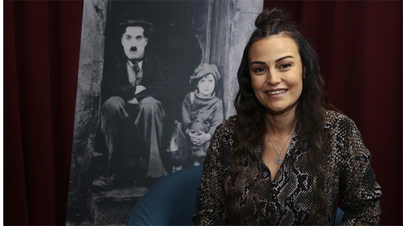 Hayata tutunuşunun filmini çekecek Hayata tutunuşunun filmini çekecek