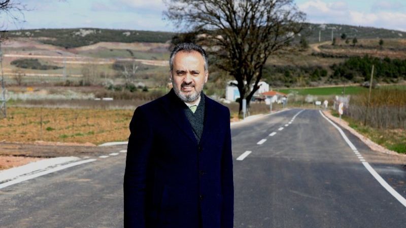 Kırsalda ulaşım kalitesi artıyor Bursa'nın tüm ilçelerinde altyapı ve ulaşımı öncelikli konu olarak ele