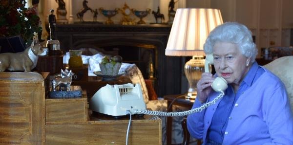 Kraliçe’den mesaj var; Sağlıklıyım…