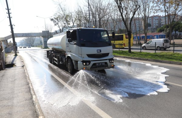 Mudanya sokakları yıkanıyor… Mudanya sokakları yıkanıyor…