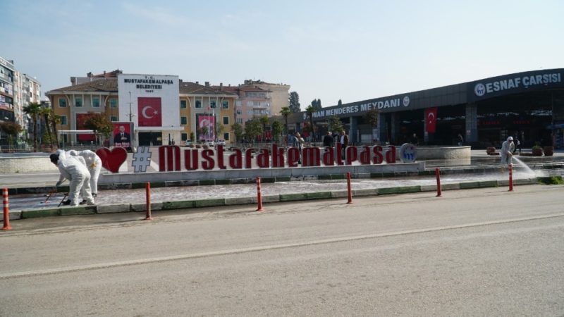 Mustafakemalpaşa Belediyesi yeni tip korona virüs tedbirleri kapsamında cadde ve